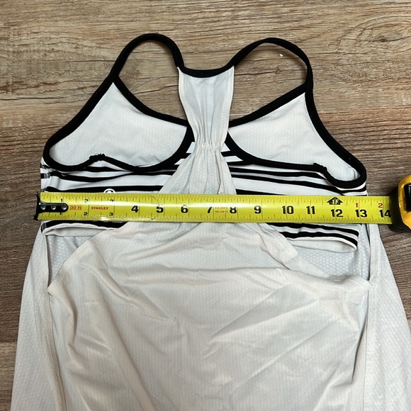 Lululemon No Limits Tank Top- Size Medium - Picture 7 of 8